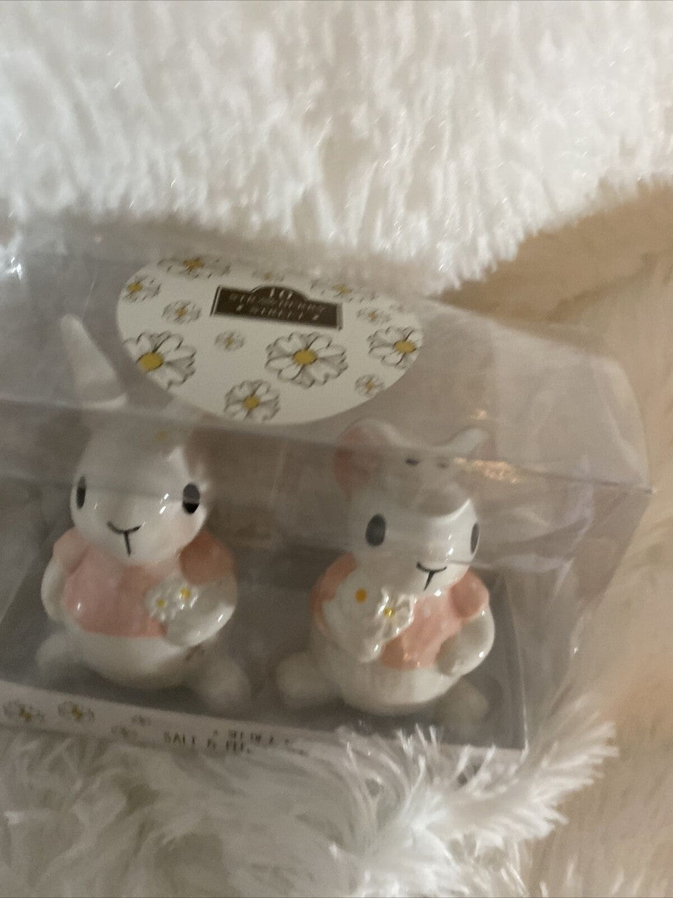 10 Strawberry Street Adorable Bunny Salt and Pepper Shaker Set