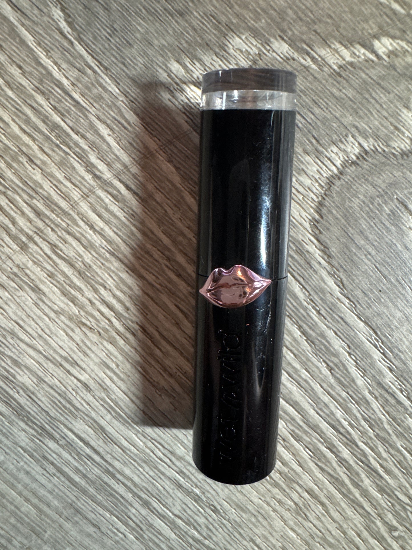 Semi-Matte Lipstick with Hyaluronic Acid - Long Lasting Wine Room Shade