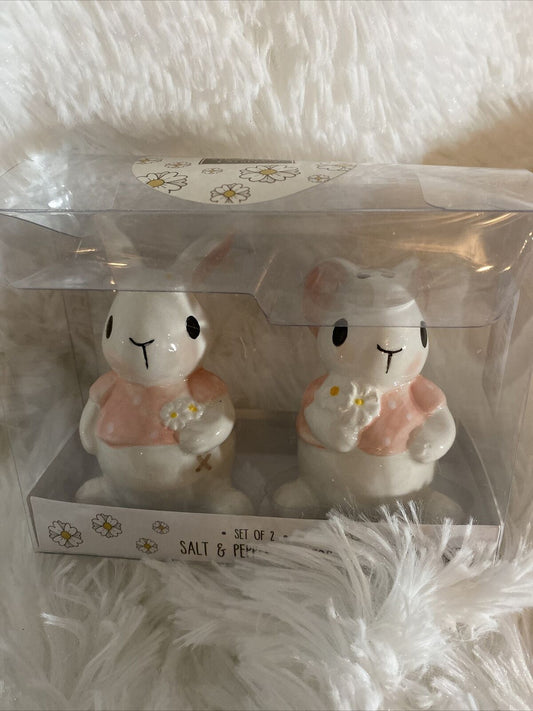 10 Strawberry Street Adorable Bunny Salt and Pepper Shaker Set