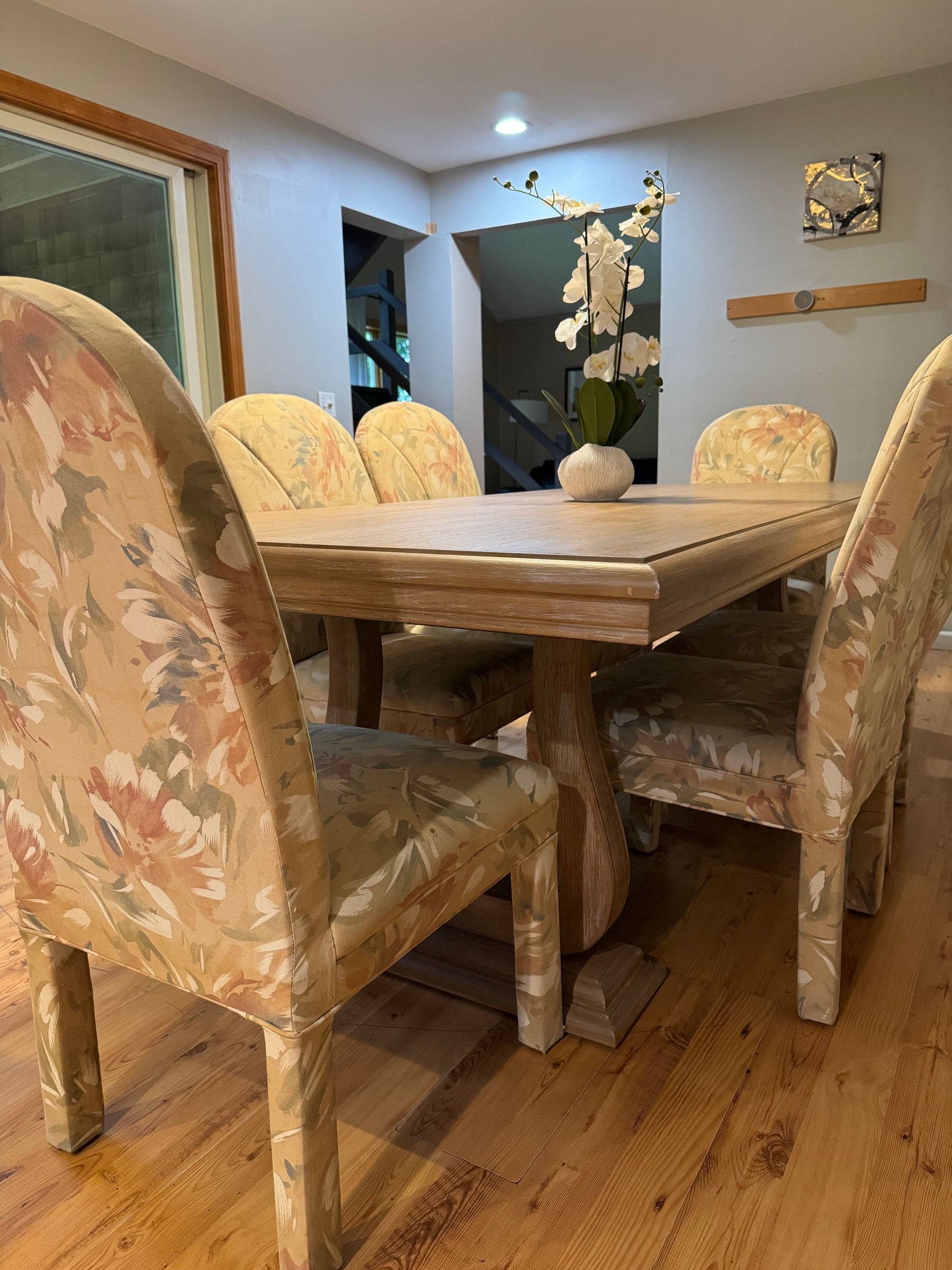 Quiet Cozy Stay Spacious Home Near Beach & Shops – large 4-bedroom vacation rental in Hamden, CT 06514 perfect for families and groups, private setting near shoreline and stores